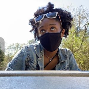 Meet your Posher, Adeya